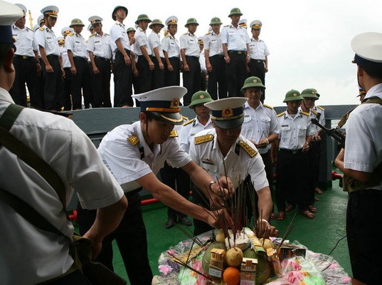 Memorial service for Truong Sa fallen soldiers - ảnh 1